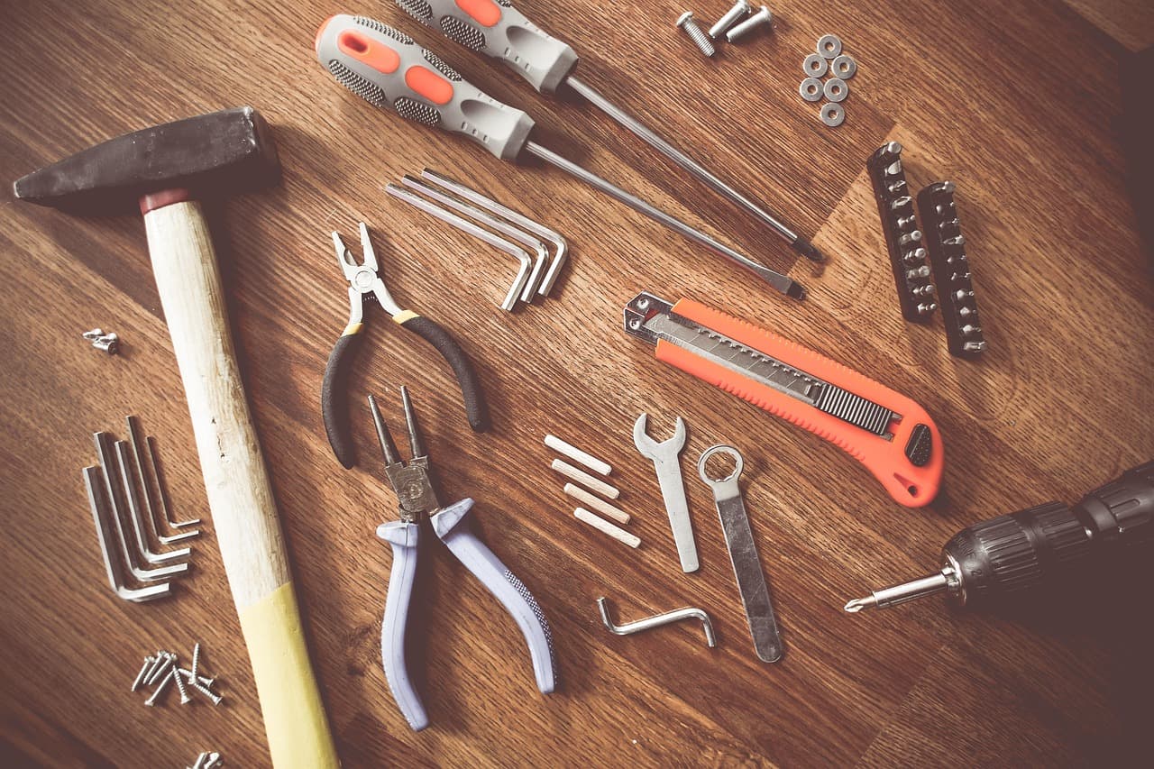 10 Utensili Fai Da Te Indispensabili per Ogni Progetto